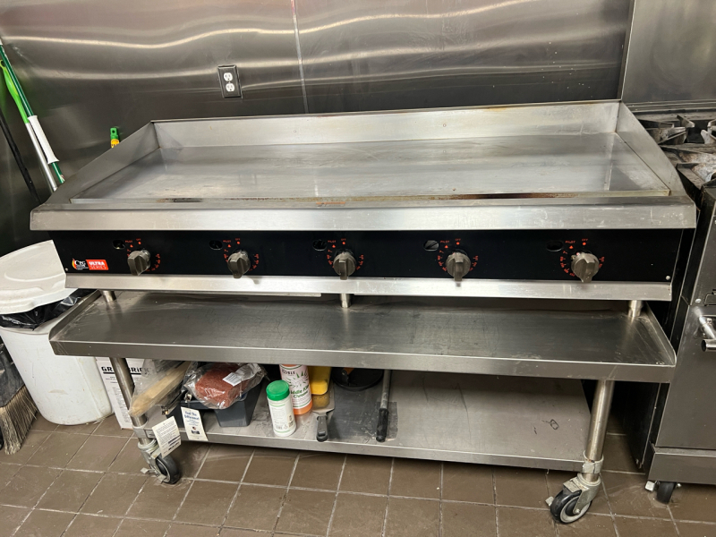 1 Year New Restaurant is changing concepts and liquidating extremely clean equipment
