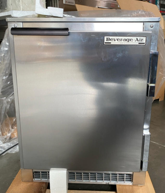 Brand new, in box restaurant equipment in Rockville, Maryland (Shipping is available)