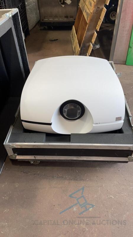 Barco 7500 Lumens HDMI Projector with Travel Case on wheels