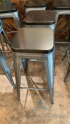 12 bar stools