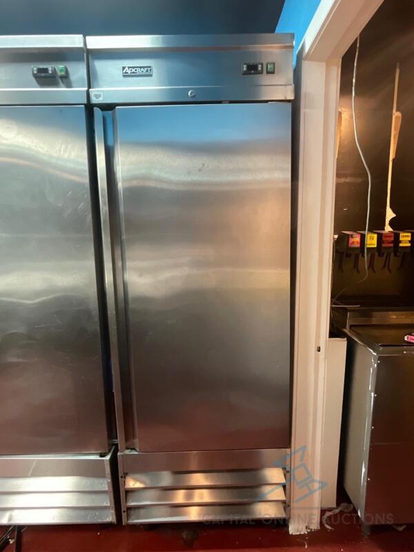 Single Door Upright Stainless Steel Reach In Refrigerator