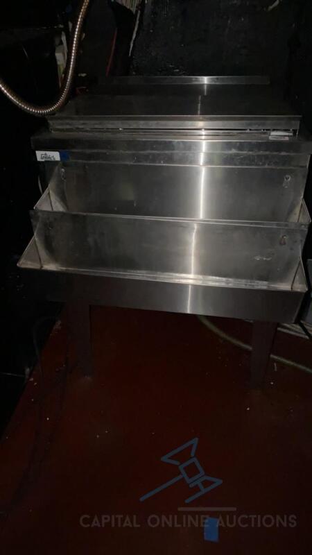 Ice Bin with Liquor Steps