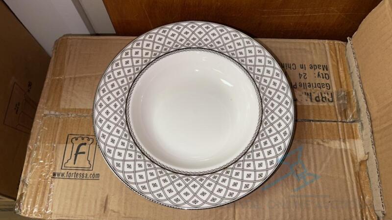 (120) Gabrielle Platinum 8.5in Soup Plate