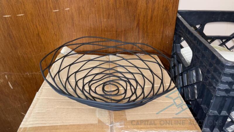 (24) D&V Iron Round Basket