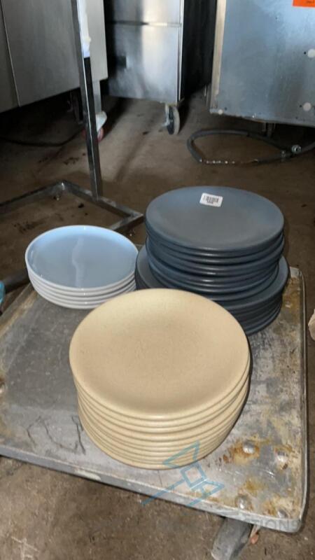 (31) Assorted Plates