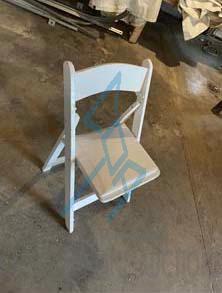 (133) White Wood Folding Chairs