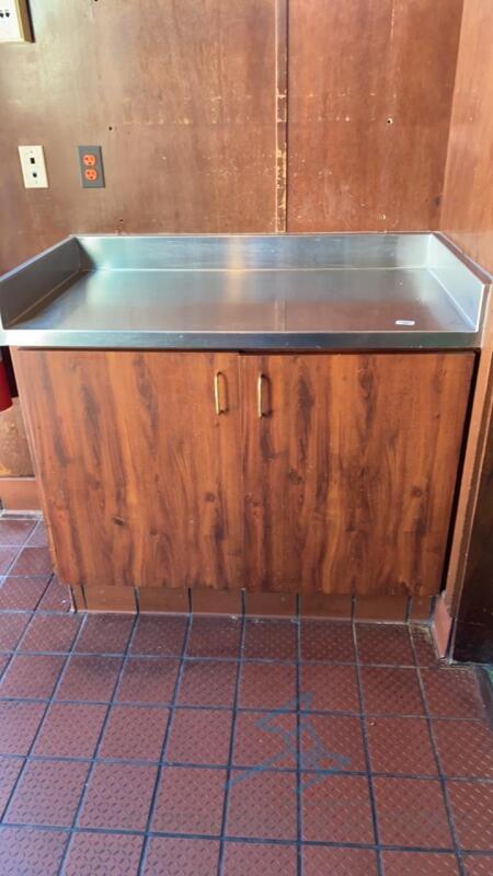 Cabinet w Stainless Steel Top