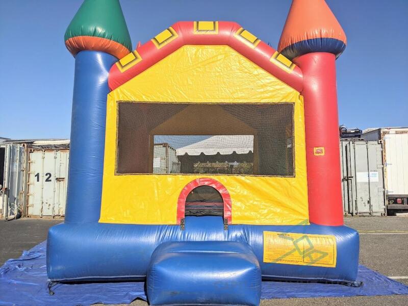 13’ x 13’ Castle Bounce House