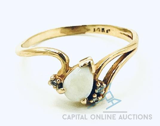 10kt Yellow Gold Opal and Diamond Ring