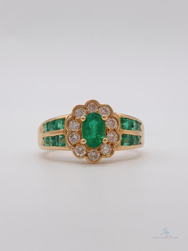 18kt Yellow Gold Emerald & Diamond Cocktail Ring
