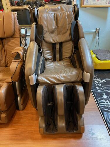 Brown Dr. Fuji model FJ-5000 Demo Massage Chair