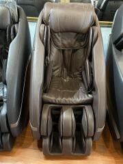 Black Dr. Fuji Demo Model FJ-7800 Massage Chair