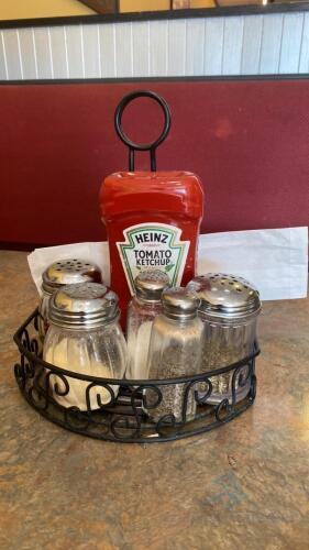 Menu Holder and Condiment Caddy (16)