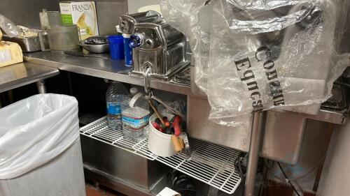 Stainless Steel Sink With Drainage Board