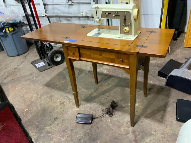 Singer Sewing Table