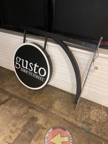 Gusto Farm Street Sign