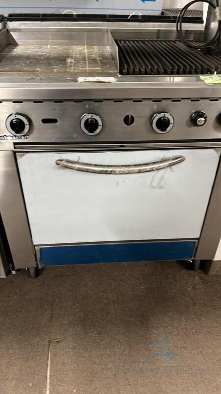 Toastmaster Griddle / Charbroiler, Gas, Floor Model (New/Floor Model)