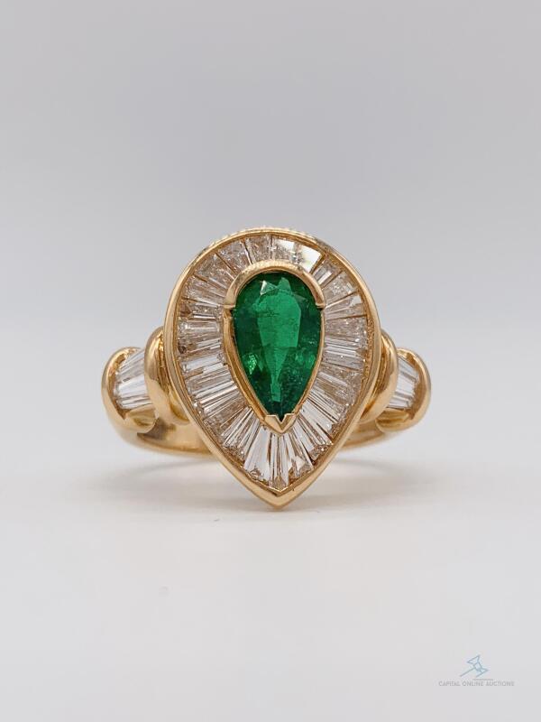 18kt Yellow Gold Emerald & Diamond Cocktail Ring