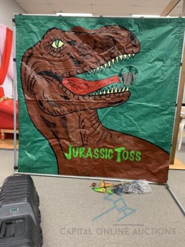 Twister Display Jurassic Toss Frame Game