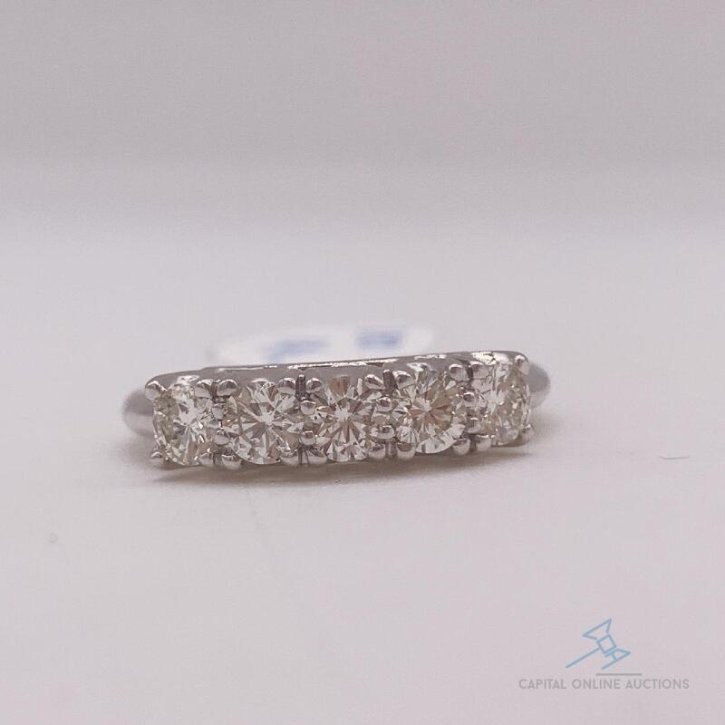 Stunning 14kt White Gold Diamond Ring