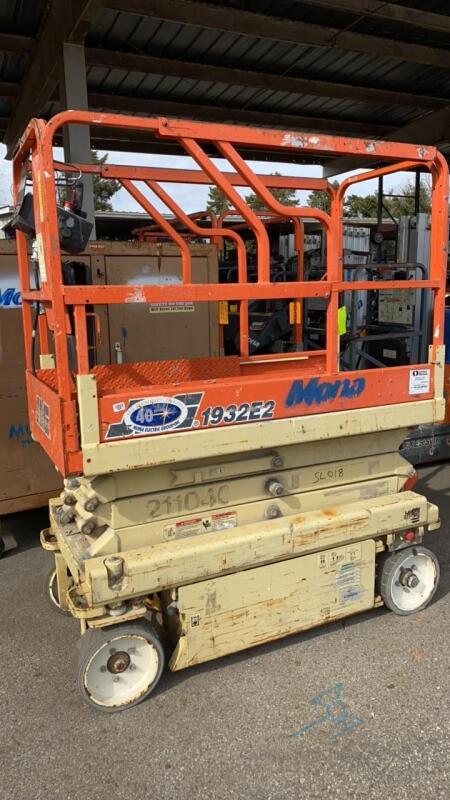 JLG Scissor Lift