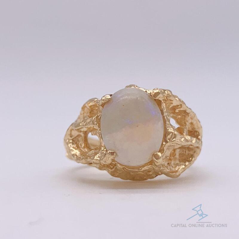 14kt Gold Opal Ring
