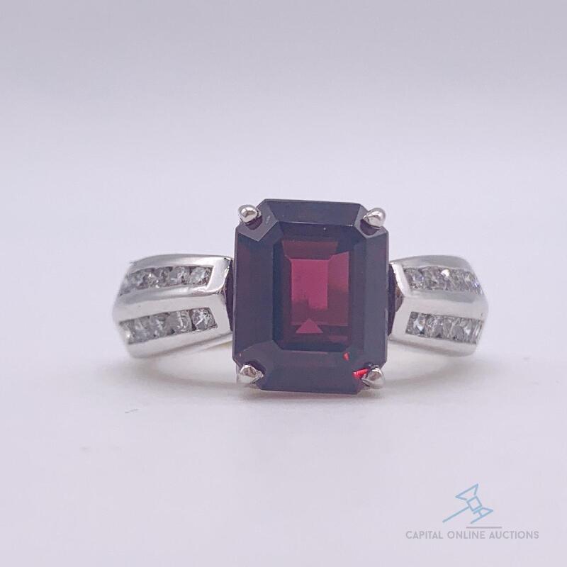 14kt Gold, Garnet, & Diamond Ring