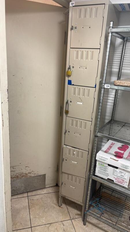 Locker unit