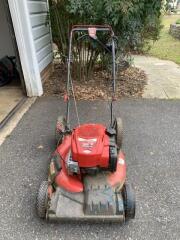 Troy-Bilt Briggs & Stratton Engine Lawnmower