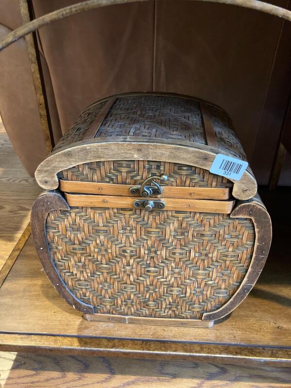 Wicker storage chest