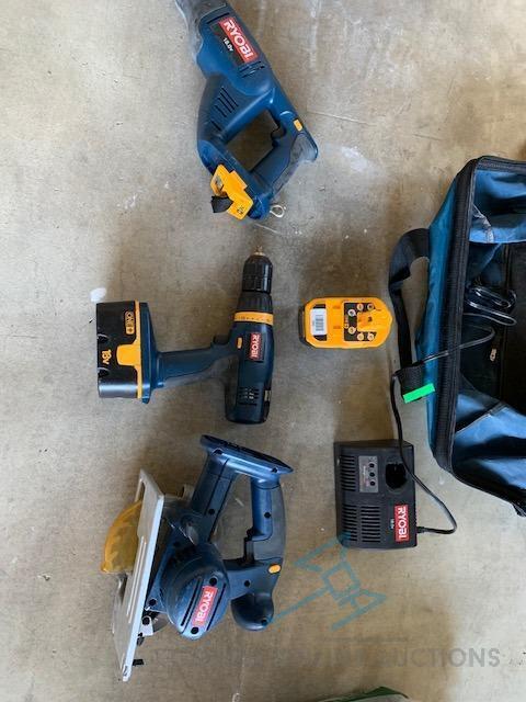 Ryobi -power tool set (5 pieces). Sander, drill, saw (comes with carrying bag)