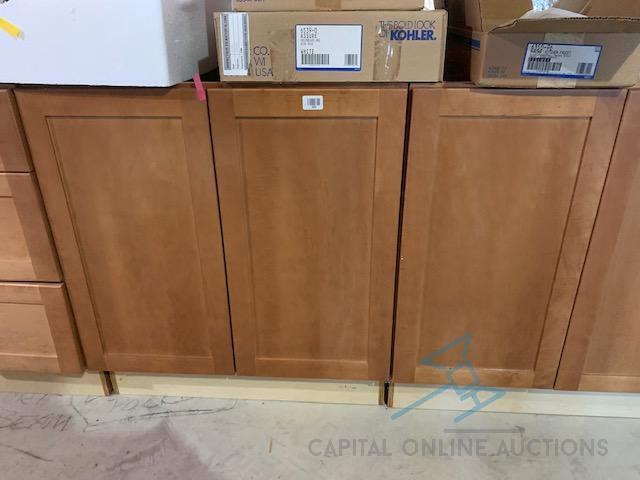 Kitchen Cabinets (for sections - Tall) Oak (36 X 18)