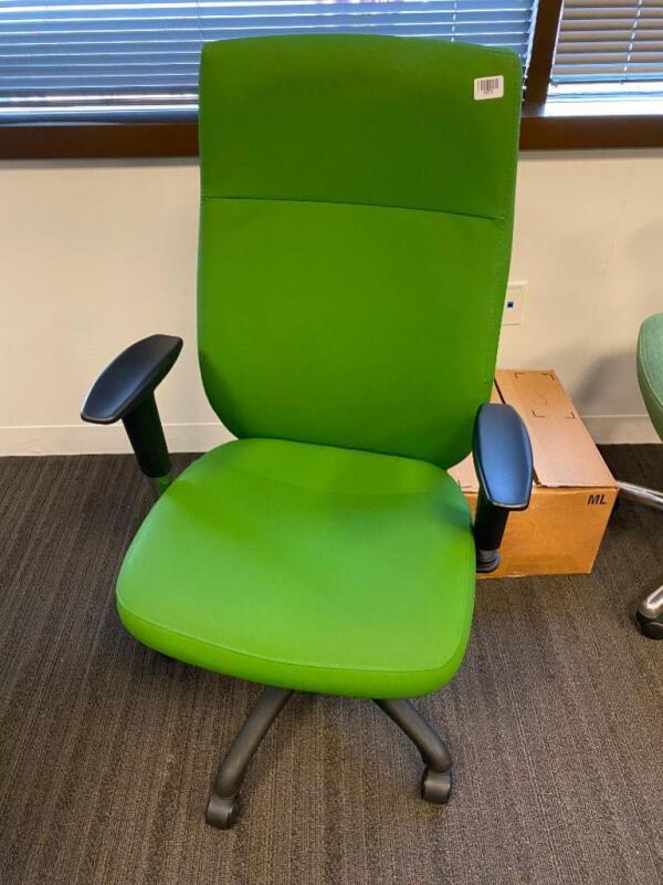 Green task chair