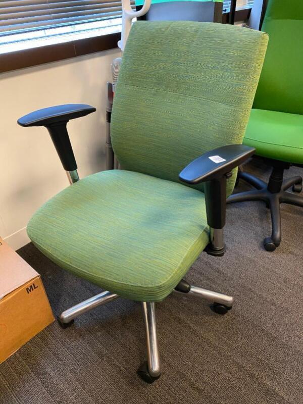 Green task chair