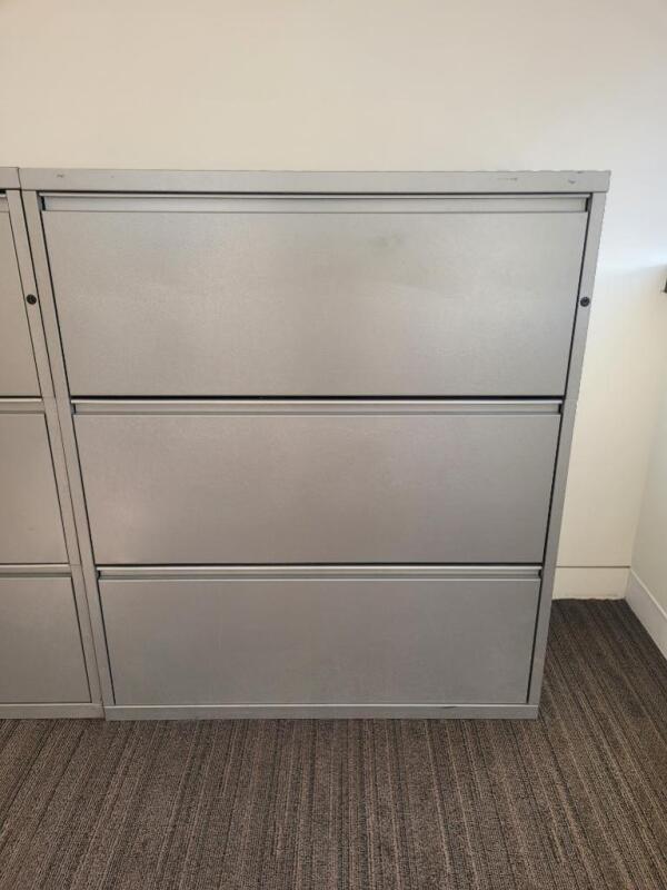 2 Filing cabinets