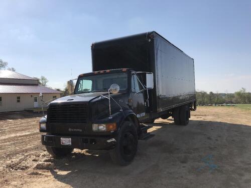 2001, International 4700 DT466E 24’ box truck with lift gate