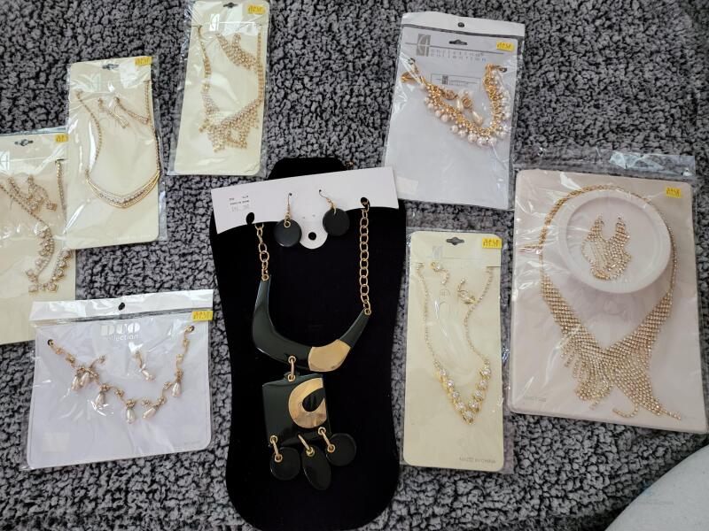 (NEW) Lot of Fashion Jewelry Sets