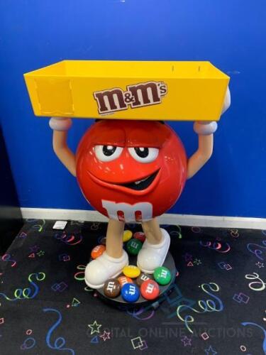 M&M Stand - Red
