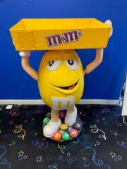 M&M Stand - Yellow