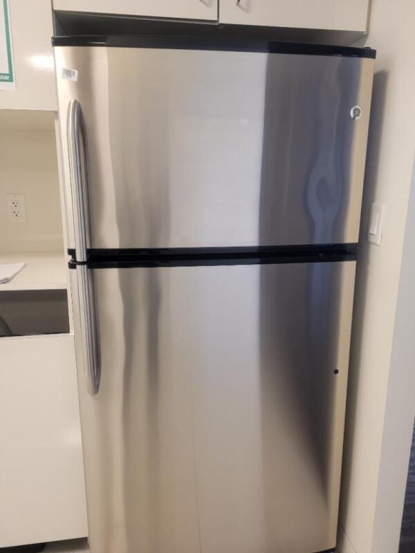 GE Refrigerator