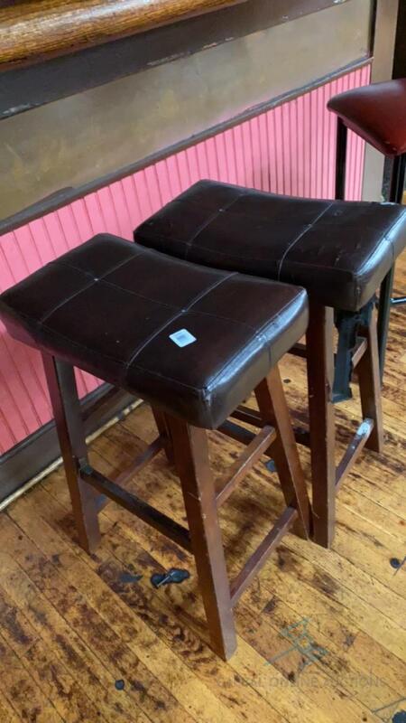 2 Stools