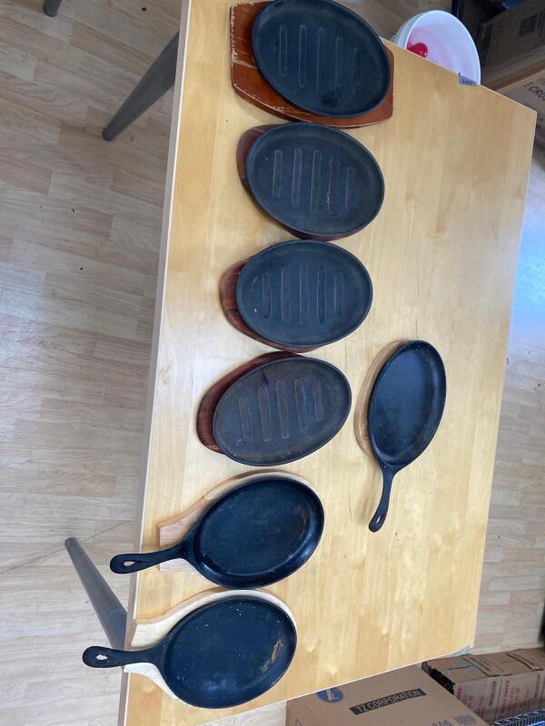 (7) Cast Iron Pans