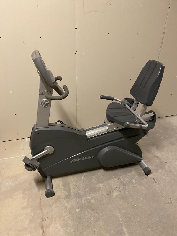 Life Fitness Stationary Bike