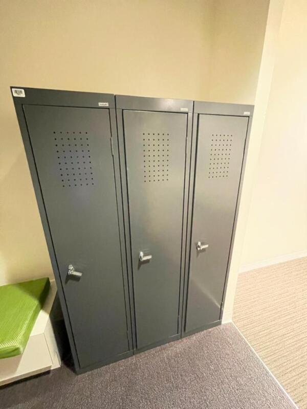 3 Lockers