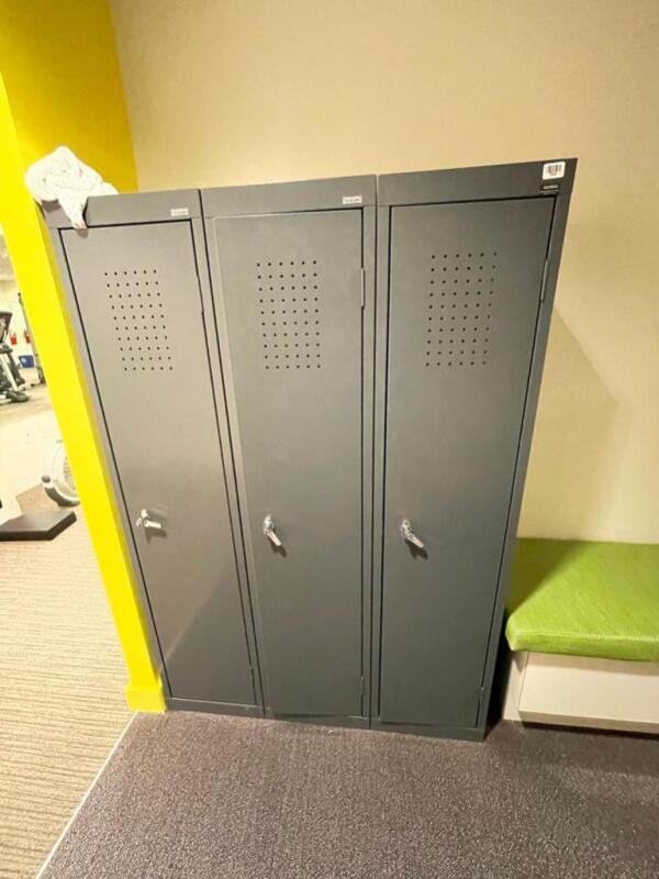 3 Lockers