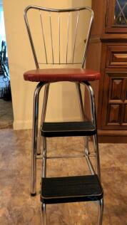 Step stool with padded seat and 2 wooden folding chairs