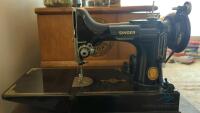 Vintage Singer w/case and pedal