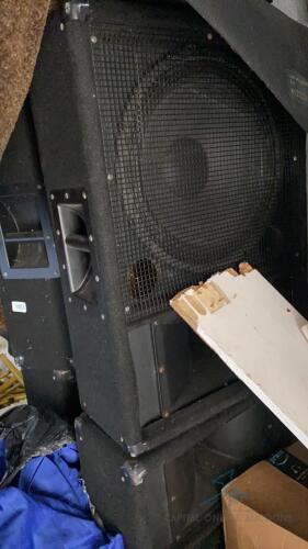 4 Yamaha Speakers with Sound Board