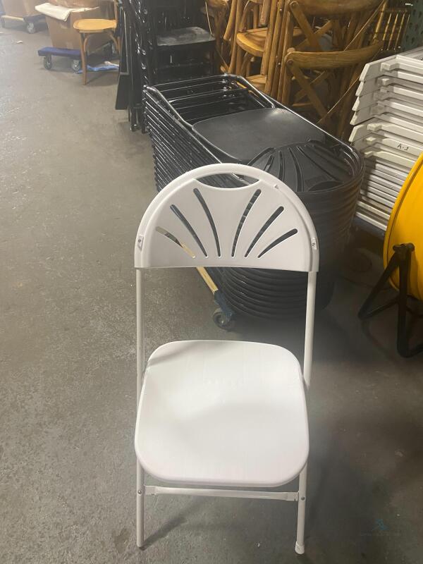 (100) New Plastic Fan Back Chairs (used once)