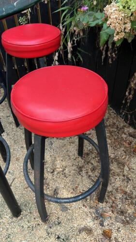 6 Swiveling Bar Stools